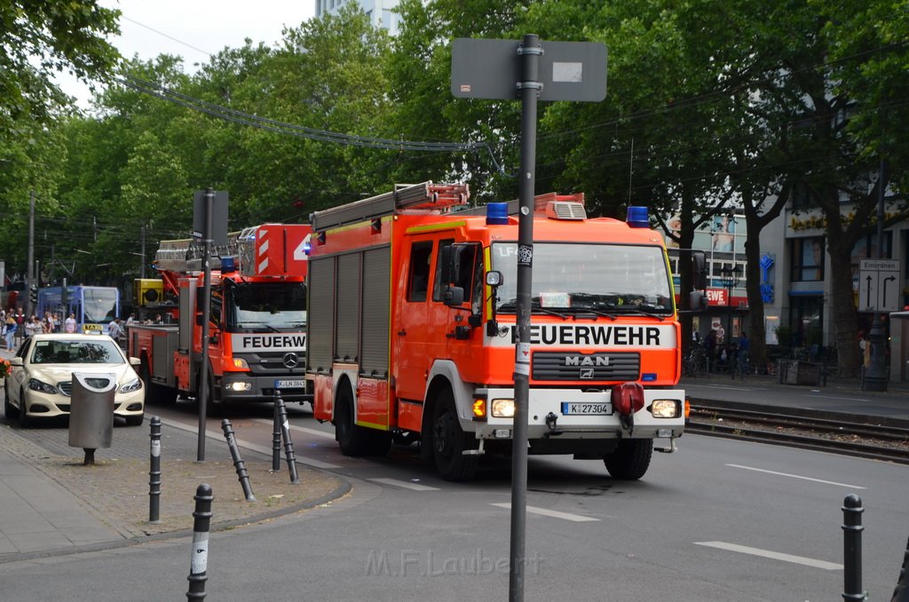 Feuer 2 Y Koeln Altstadt Kyffhaeuserstr P003.JPG - Miklos Laubert